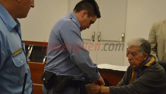 Acusan al femicida que mató a golpes: le dan domiciliaria