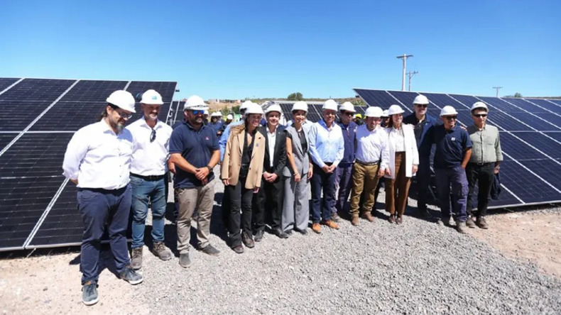 Quedó inaugurado el Parque Solar Los Chihuidos. | LM Neuquen Quedó inaugurado el Parque Solar Los Chihuidos.