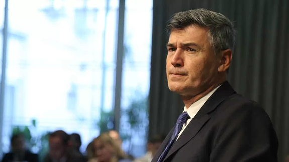 Un intendente peronista pidió la renuncia de todo su gabinete: Es momento de ajustar