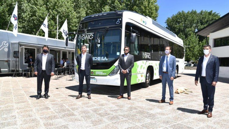Pehuenche compró un colectivo que anda a gas y biogás