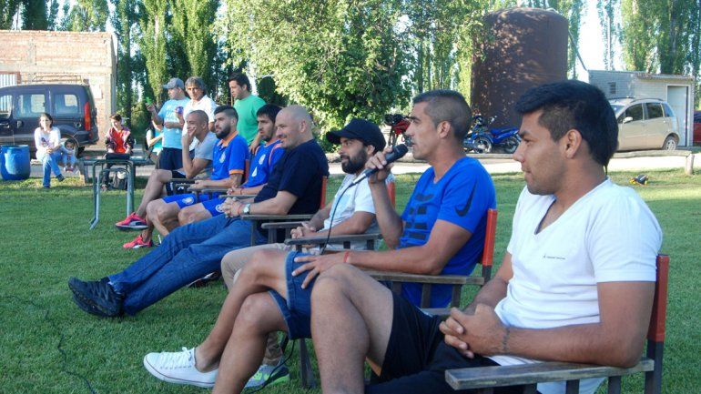 Manolo participó de una charla a chicos con referentes de la zona.&nbsp;