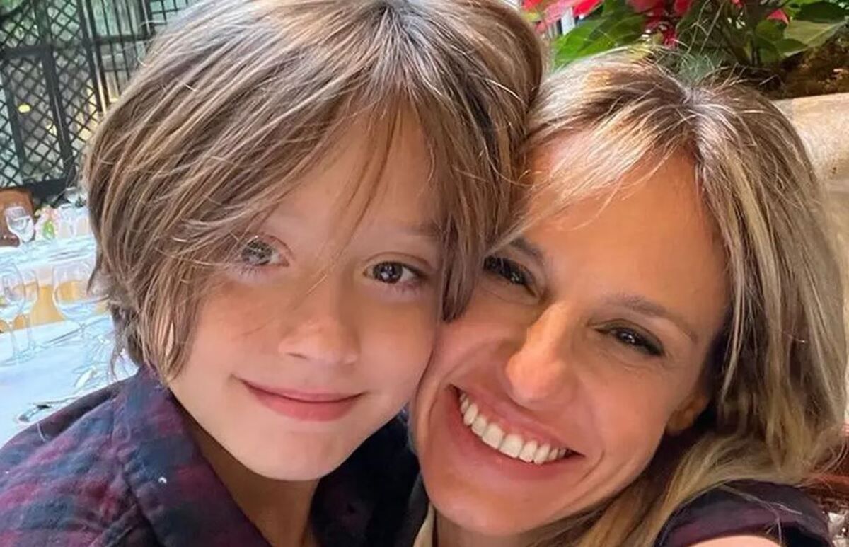 Mariana Fabbiani y su hijo Maxi.