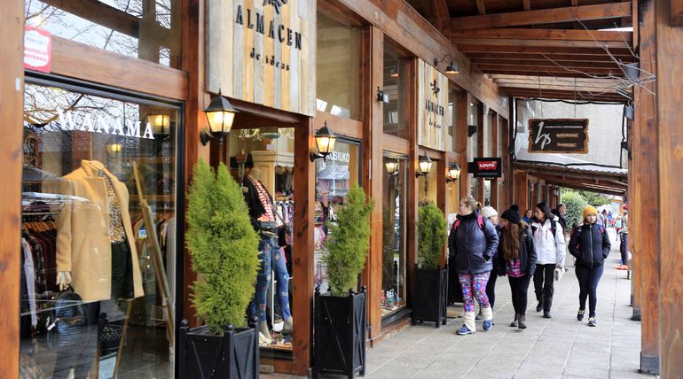 El sector comercio también aporta al empleo registrado. El sector comercio también aporta al empleo registrado.