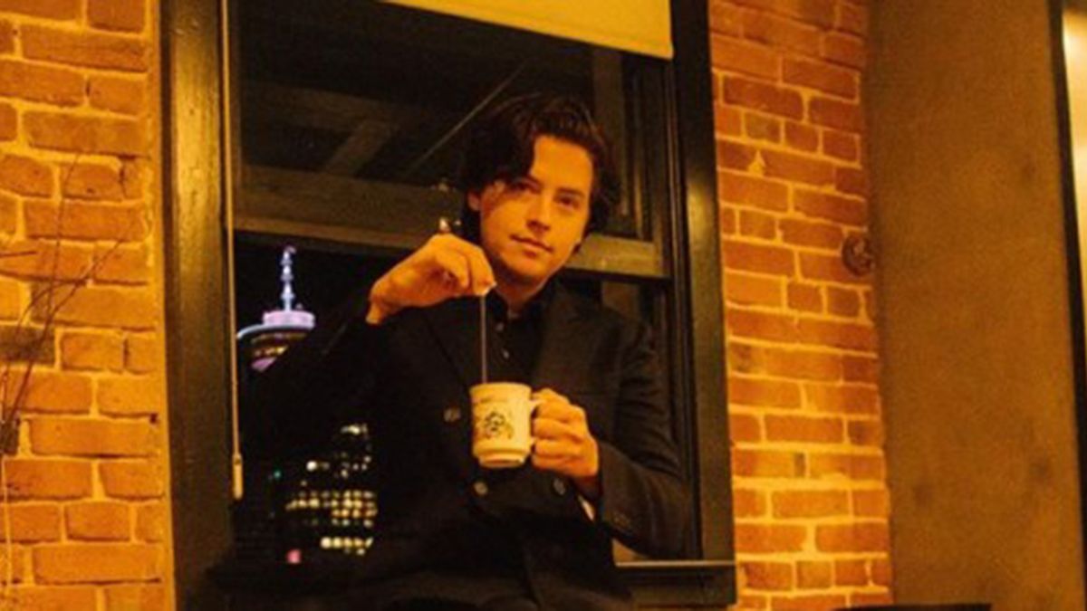 Riverdale: Cole Sprouse está soltero luego de su ruptura