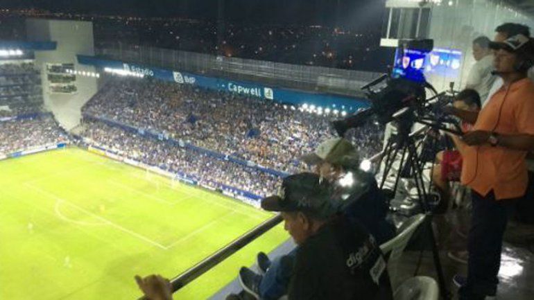 La cámara con altura de Emelec-River ya tiene memes