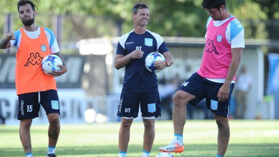 Cocca retornó a Racing y ayer dirigió el primer entrenamiento.