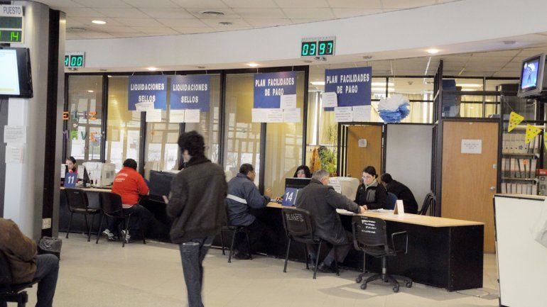 Los empleados públicos podrán acceder a sus recibos de sueldo a través de la página web del gobierno.