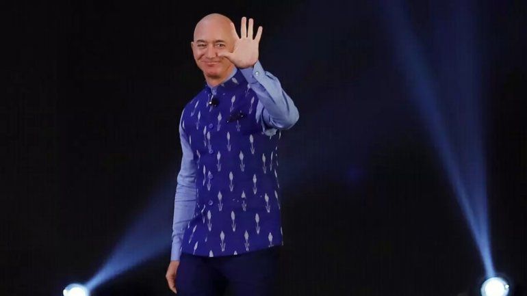 Jeff Bezos renunció a su puesto como CEO de Amazon