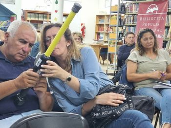 Ganaderos se capacitan sobre el nuevo sistema SENASA: chip y tarjeta reemplazan la caravana tradicional para mejor trazabilidad. Foto: Fabricio González Ganaderos se capacitan sobre el nuevo sistema SENASA: chip y tarjeta reemplazan la caravana tradicional para mejor trazabilidad. Foto: Fabricio González