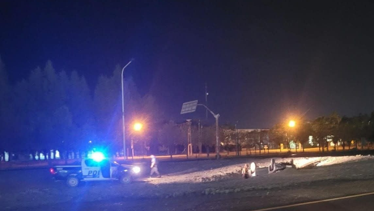 Impresionante vuelco en ruta 7 a la altura de Parque Industrial