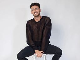 El joven bailarín neuquino Fernando Lombardo descubrió para su felicidad que su arte tiene mucha demanda y es bien pagado en el mundo del turismo y el entretenimiento del exterior.