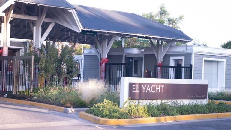 Se realizan operativos similares en la sede de la AFA en la calle Viamonte y en el predio de Ezeiza.