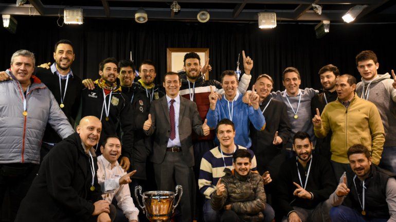 Gutiérrez homenajeó a la Selección neuquina campeona