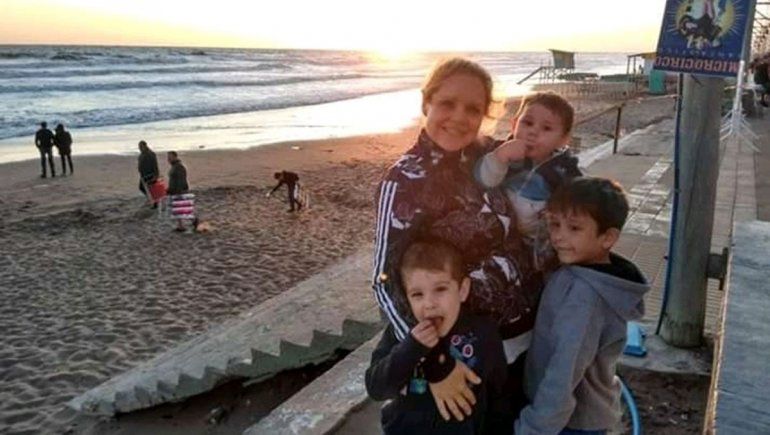 El desesperado pedido al Presidente de una neuquina varada a 2300 km de sus hijos