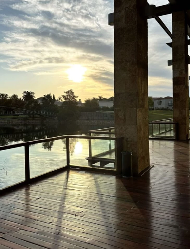 La vista que se ve al salir de la iglesia donde se casará Sol Pérez.