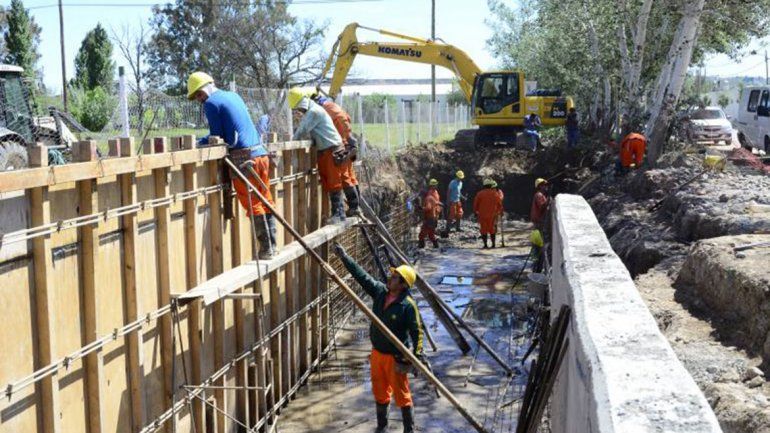 Construyen canal en El Progreso para evitar inundaciones