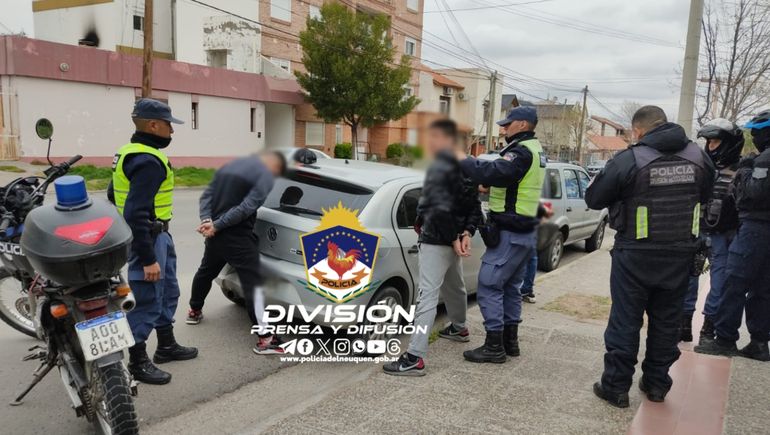 Estaba prófugo, robaba autos estacionados en el Alto y lo atraparon