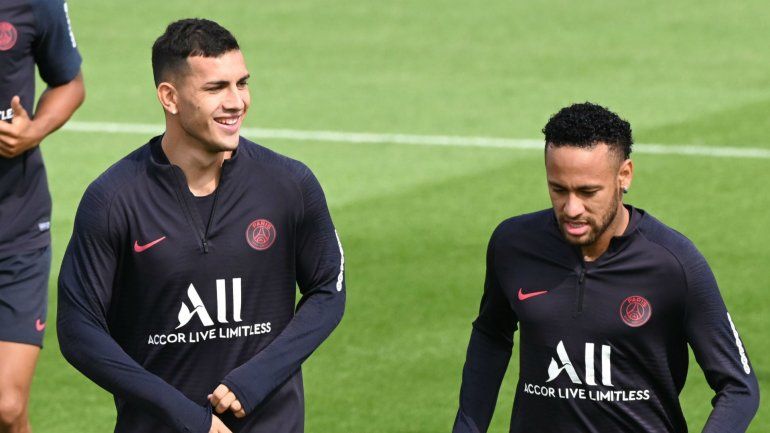 Leandro Paredes gran figura en la clasificación frente al Bayern se lució hoy en el entrenamiento con una rabona.&nbsp; &nbsp;