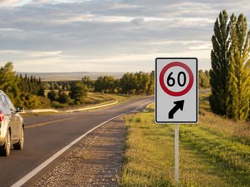 Esta señal de tránsito es clave para la Seguridad Vial: qué significa. Foto: IA&nbsp;