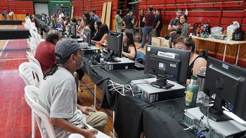 En el último día del relevamiento asistieron 1821 beneficiarios de programas sociales. En el último día del relevamiento asistieron 1821 beneficiarios de programas sociales.