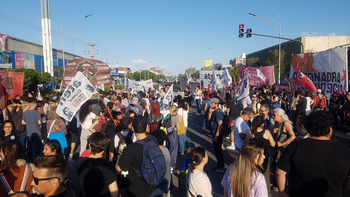 primeros piquetes en la era milei: la multisectorial corto la avenida mosconi primeros piquetes en la era milei: la multisectorial corto la avenida mosconi