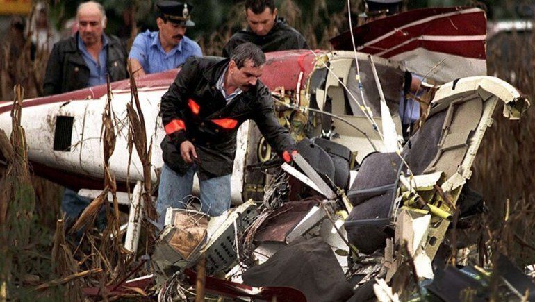 Los restos del helicóptero en el que murió Carlos Menem Jr. 