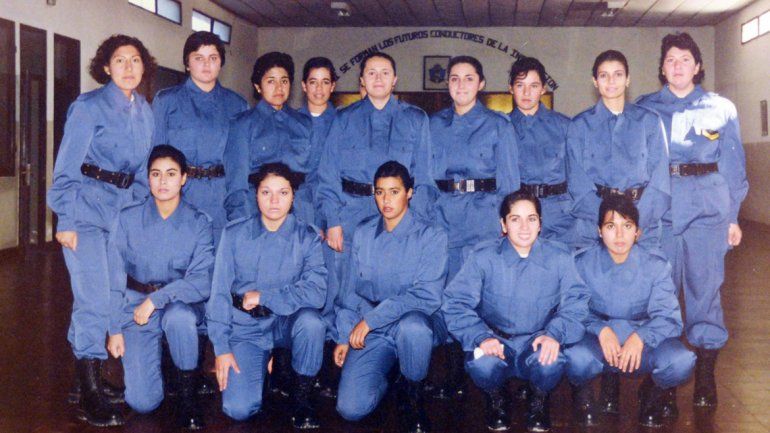 Izquierda: en la Escuela de Cadetes