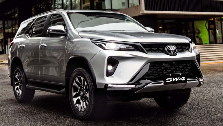 Toyota SW4. Toyota SW4.