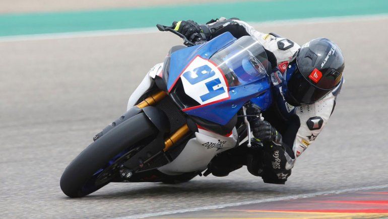 Andrés González viajó a Europa y ahora no sabe cuando podrá volver al país