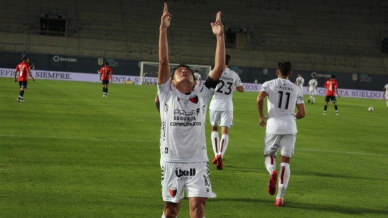 ¡Festejan Los Palmeras! El Sabalero eliminó al Rojo y es finalista