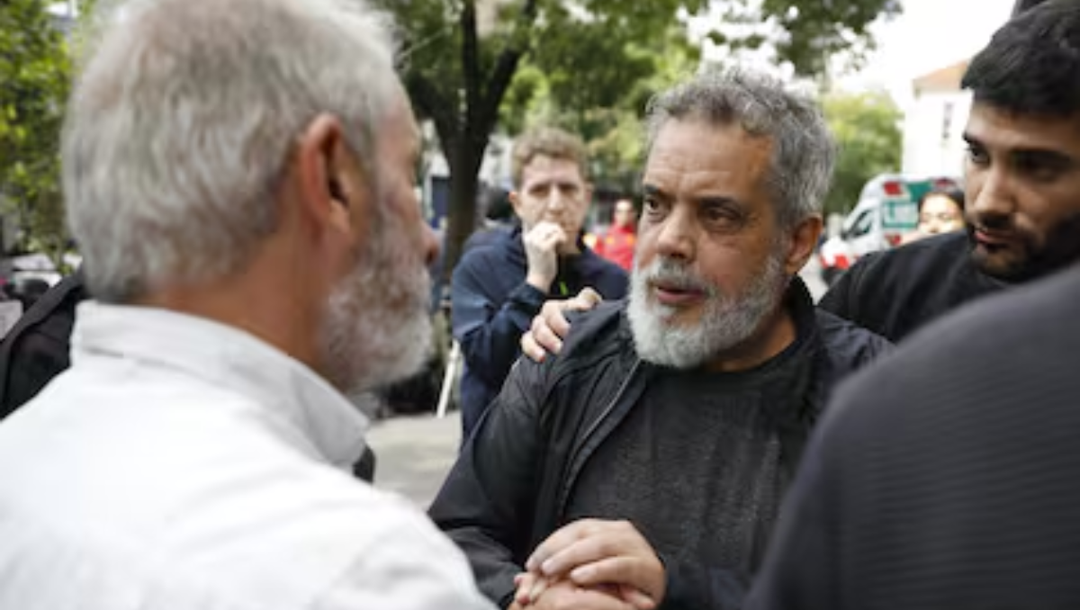 Fabián Grillo, padre del fotógrafo Pablo Grillo herido en el Congreso, dijo que tenía esperanza. Foto: Ricardo Pristupluk.