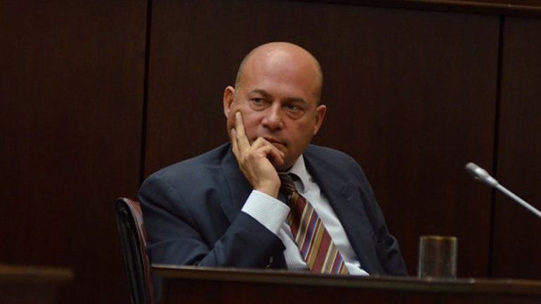 Muñoz pidió volver a manejar, pero lo dejaron a pata