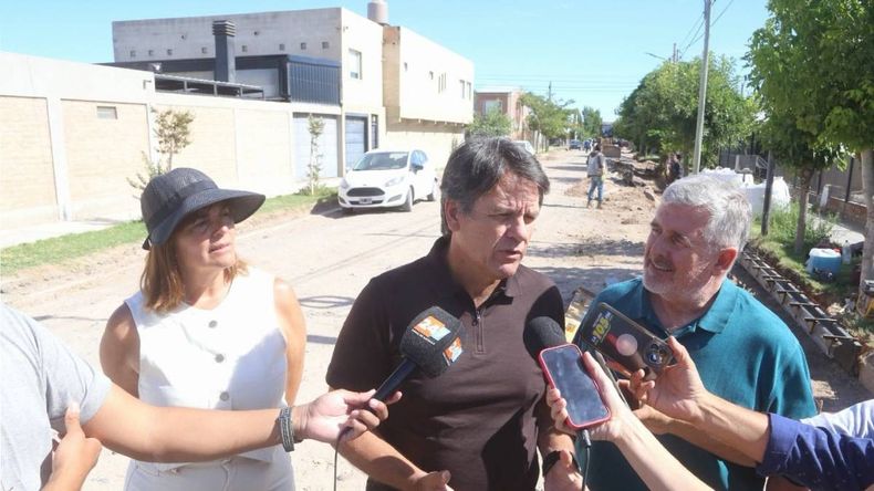 El intendente Mariano Gaido recorrió el barrio Círculo Policial | LM Neuquen El intendente Mariano Gaido recorrió el barrio Círculo Policial