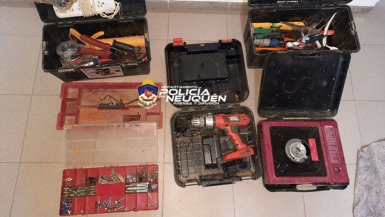 Los atraparon al caminar con herramientas robadas