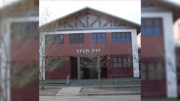 estudiantes arrojaron un piedrazo a una companera que sufre la enfermedad de los huesos de cristal estudiantes arrojaron un piedrazo a una companera que sufre la enfermedad de los huesos de cristal