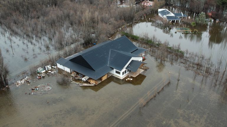 Centenario: la desesperación de 20 familias en la isla que quedó bajo agua