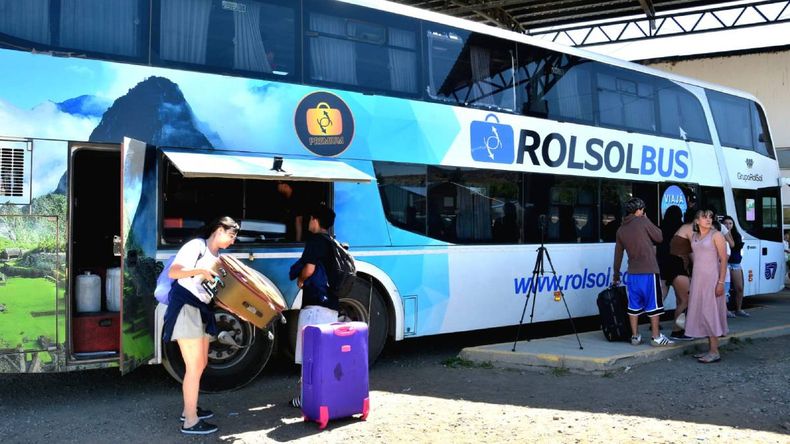 Otro viaje de egresados complicado por contrato incumplido | LM Neuquen Otro viaje de egresados complicado por contrato incumplido