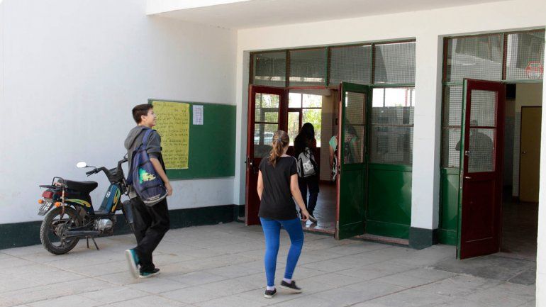 La actual EPET está colapsada por la alta demanda de la ciudad.