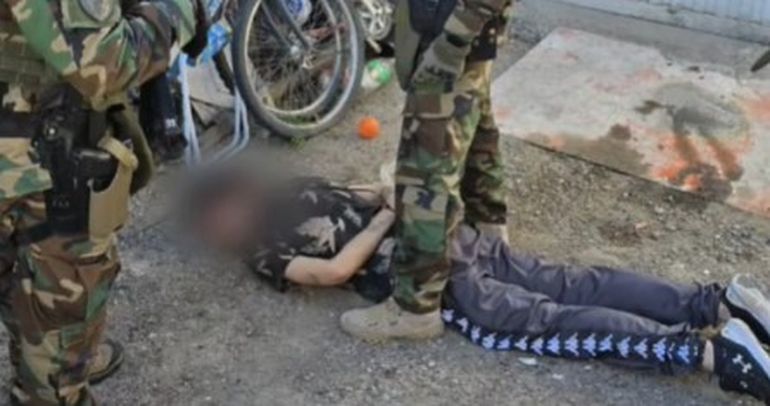 Detenciones por delivery de droga en una casa de Trelew. Detenciones por delivery de droga en una casa de Trelew.