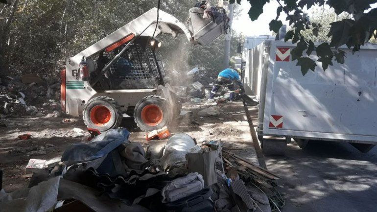 En Valentina Sur limpian, pero los basurales no se terminan