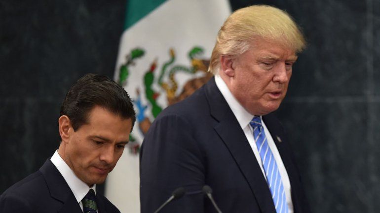 Donald Trump insiste en que México pague el muro en las fronteras.