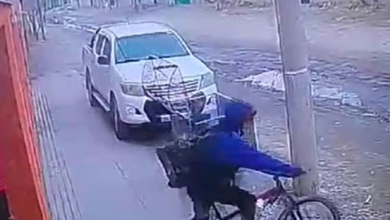 El robo ocurrió fuera de un local de calles Estados Unidos y Quinquela Martín.