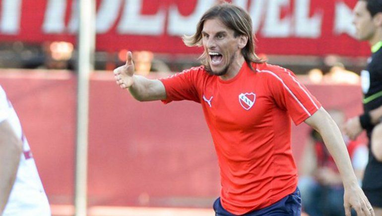 La Academia postergó 24 horas la presentación de Beccacece