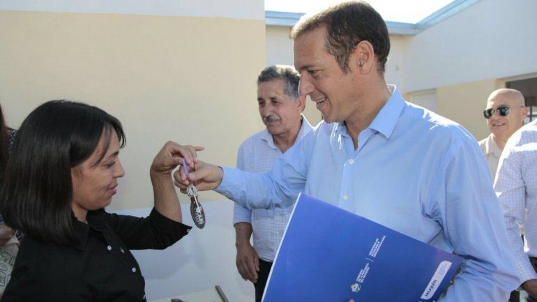 Gutiérrez entregó viviendas en Barrancas y Tricao Malal