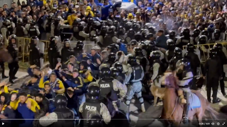 Hinchas de Boca fueron reprimidos antes del partido en Uruguay.&nbsp;