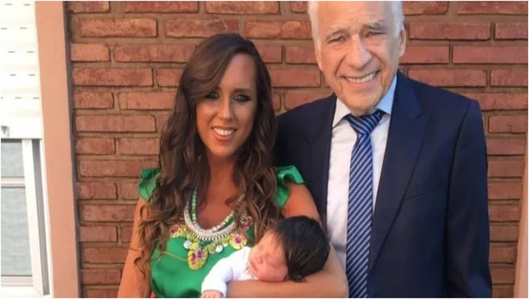 Alberto Cormillot explicó por qué hace colecho con su bebé