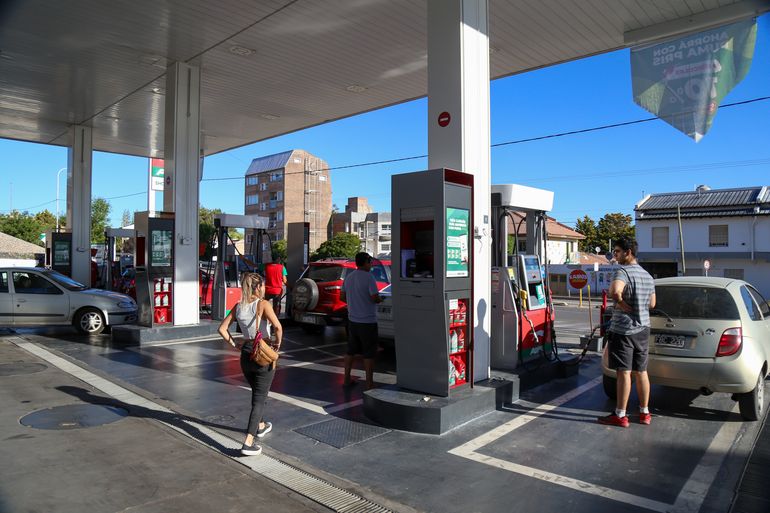 Tasa vial: la Justicia rechazó la medida cautelar y en una semana comenzará a cobrarse en los surtidores