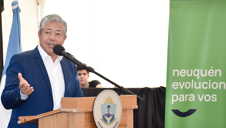 Rolando Figueroa: Ningún chico que se anotó se va a quedar sin beca