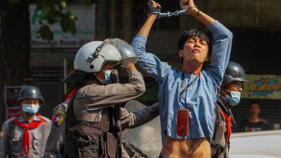 Myanmar: gases y balas en otra protesta contra los militares