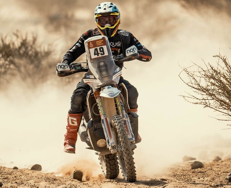 Santiago Rostan hizo historia para Neuquén en el Rally Dakar.